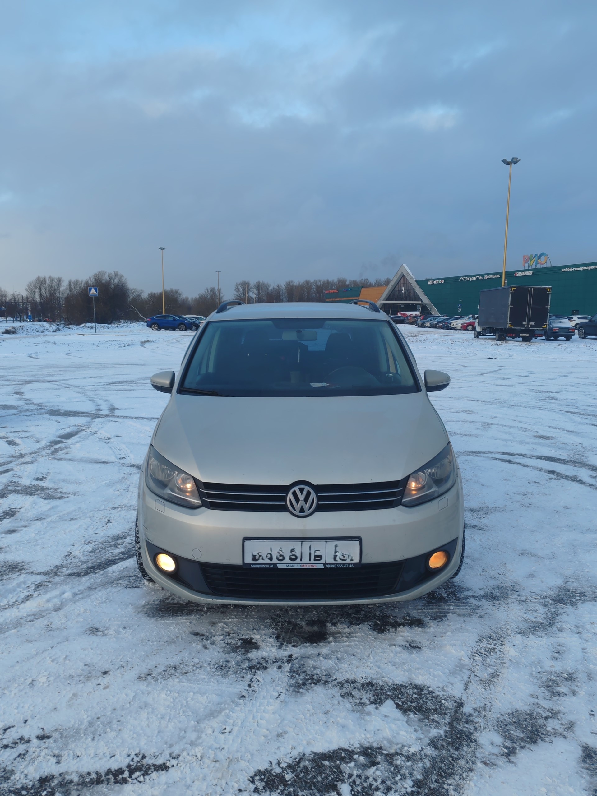 Volkswagen Touran 2011 год