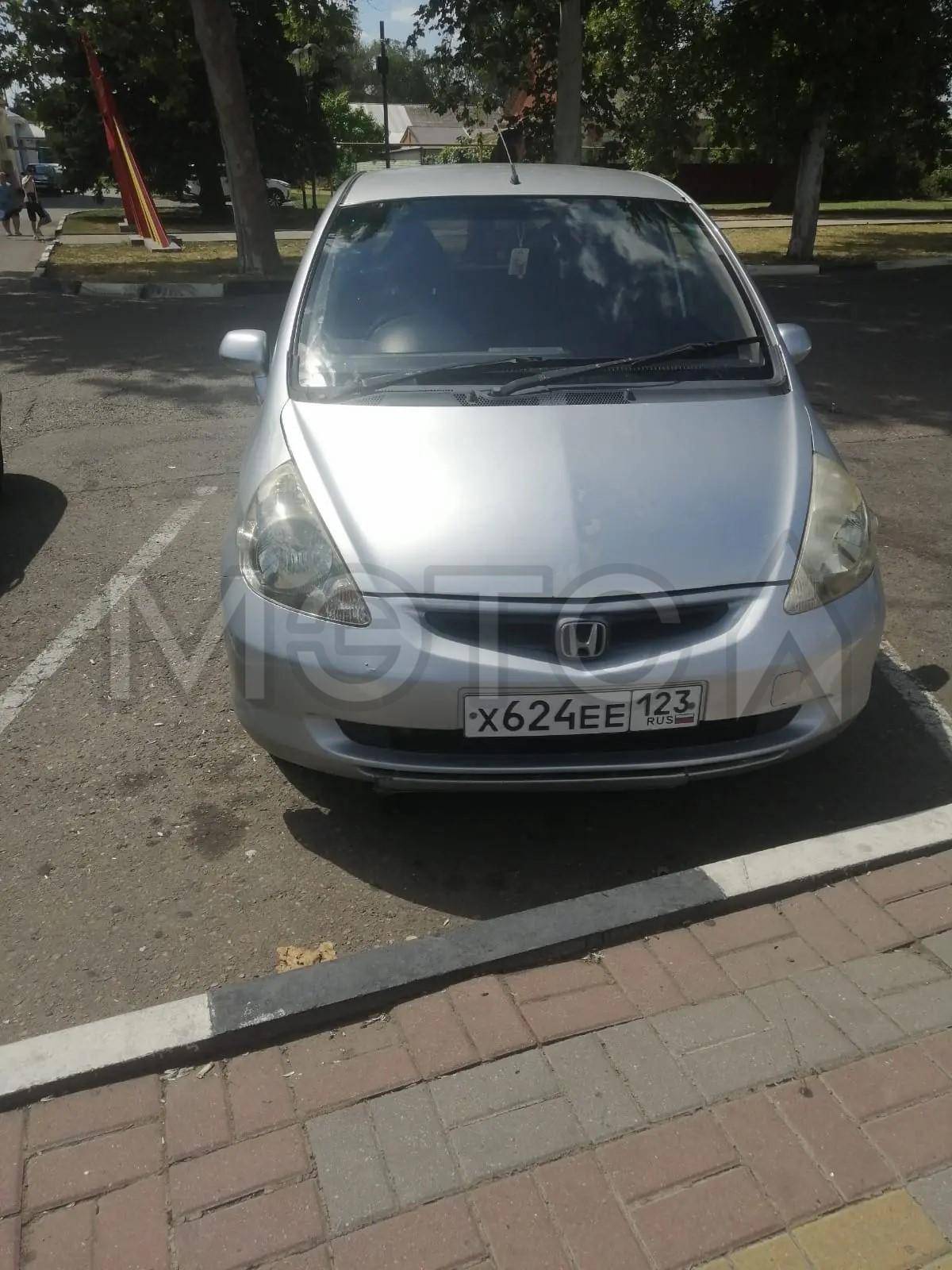 Honda Fit 2003 год