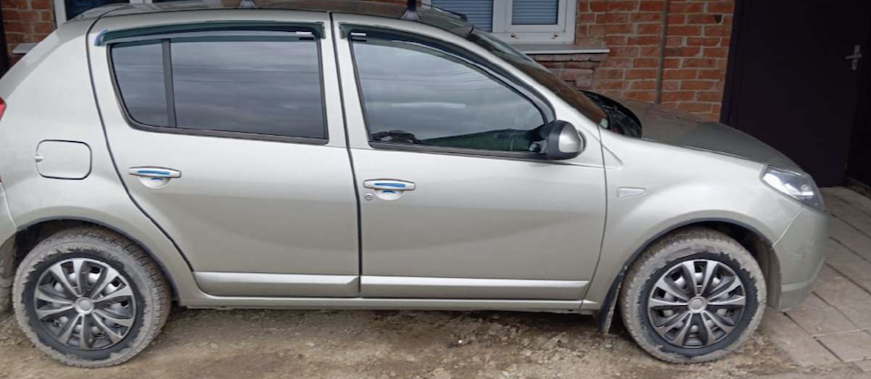 Renault Sandero 2013 год