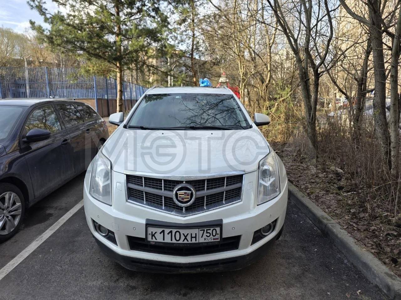 Cadillac SRX 2011 год