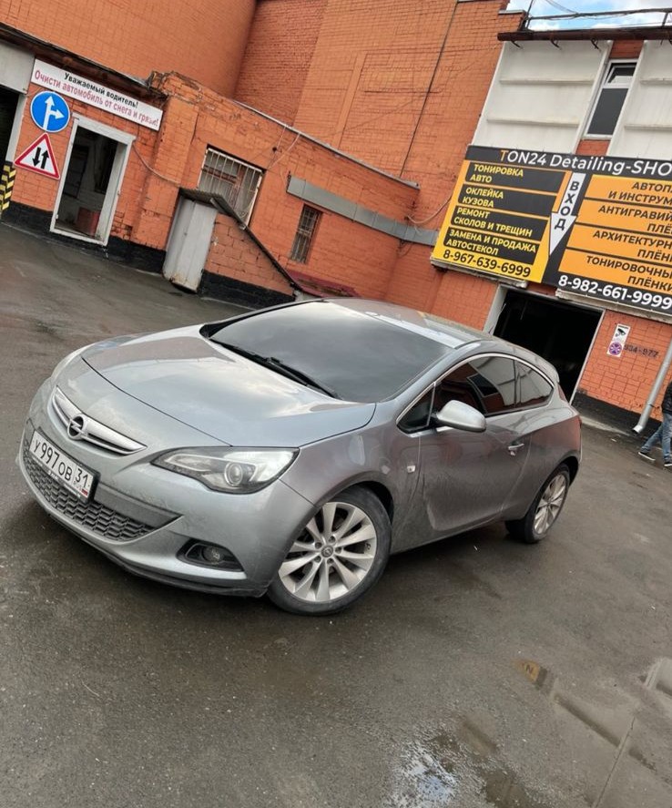 Opel Astra 2013 год