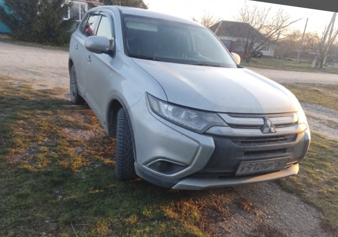 Mitsubishi OUTLANDER 2015 год