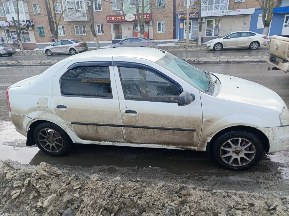 Renault LOGAN 2012 год