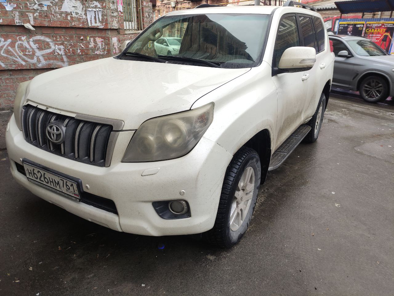Toyota LAND CRUISER PRADO 150 2010 год