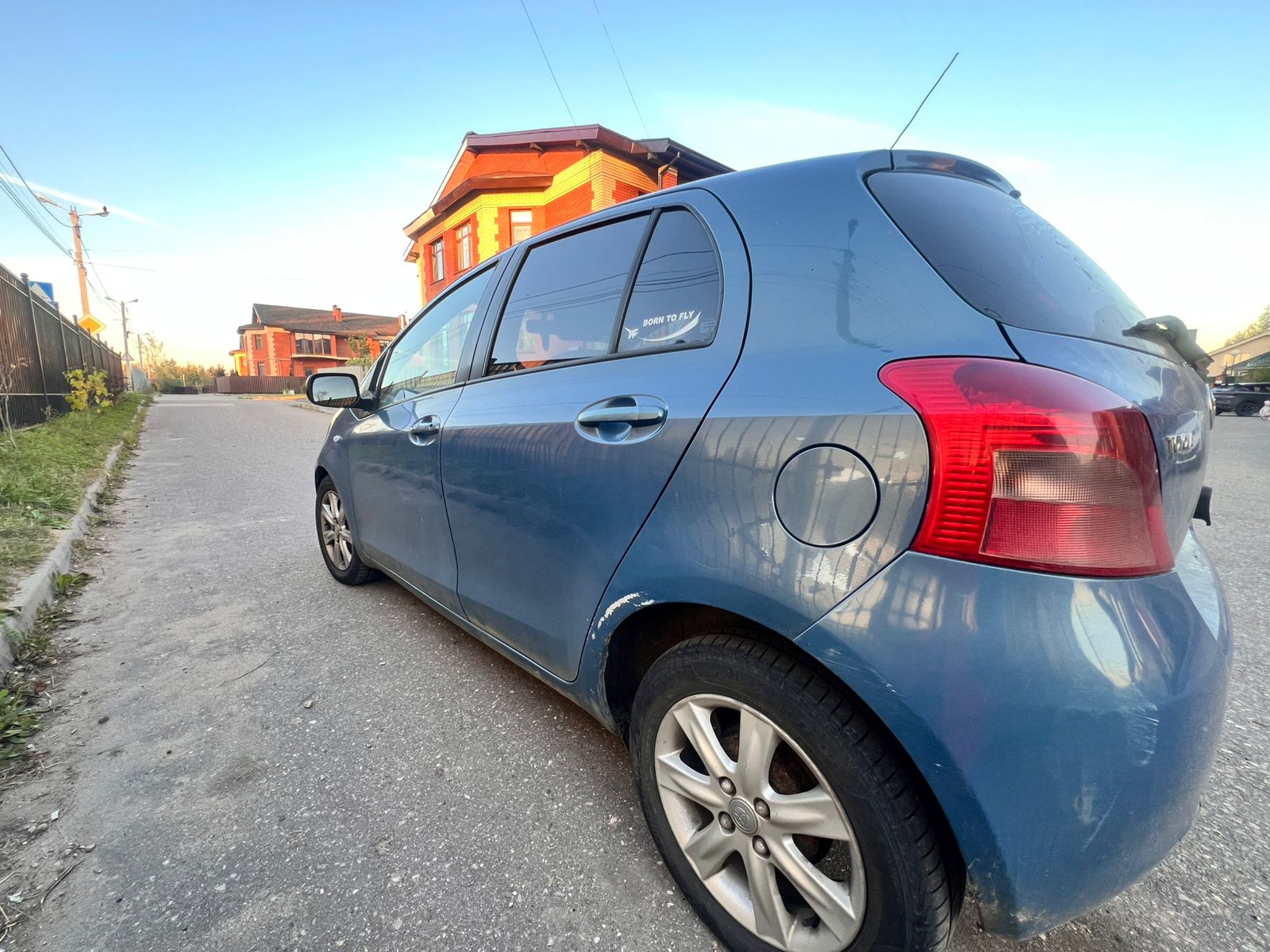 Toyota Yaris 2008 год