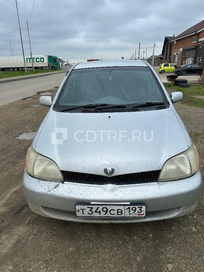 Toyota Platz 1999 год