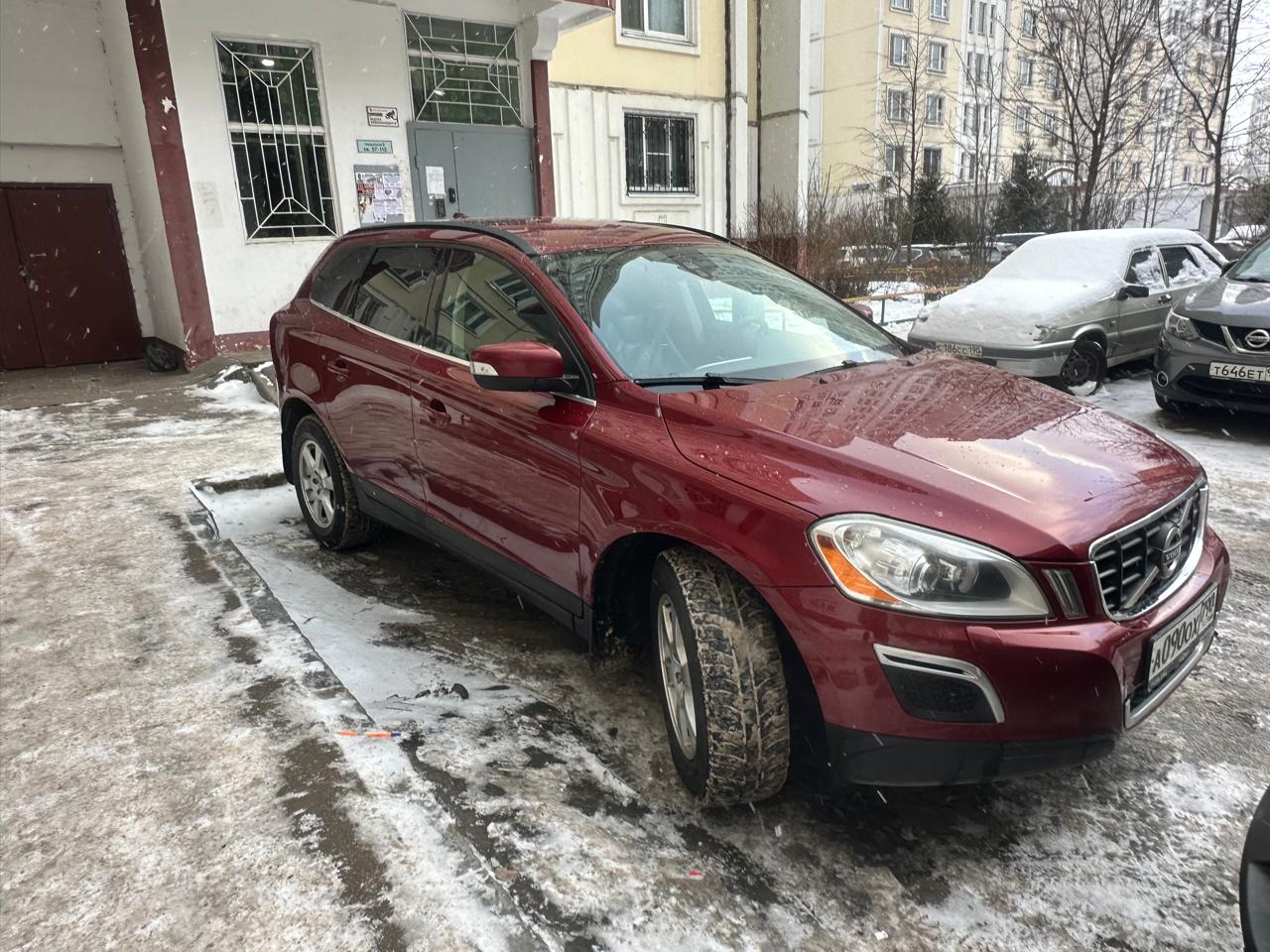Volvo ХС60 2011 год
