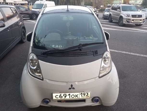 Mitsubishi I-MIEV 2011 год