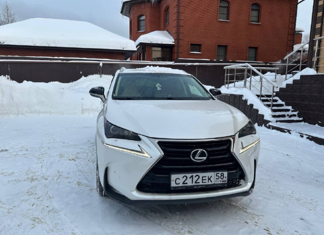 Lexus NX200 2017 год