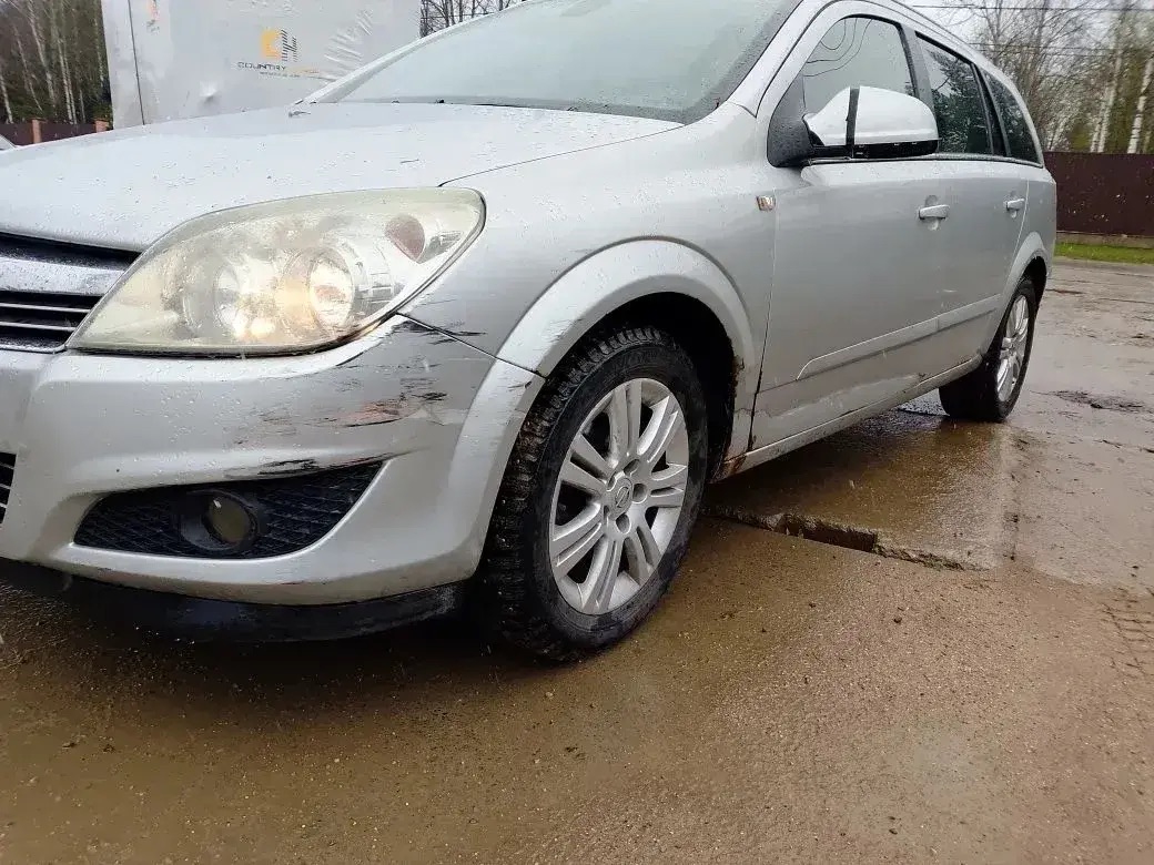 Opel Astra 2011 год