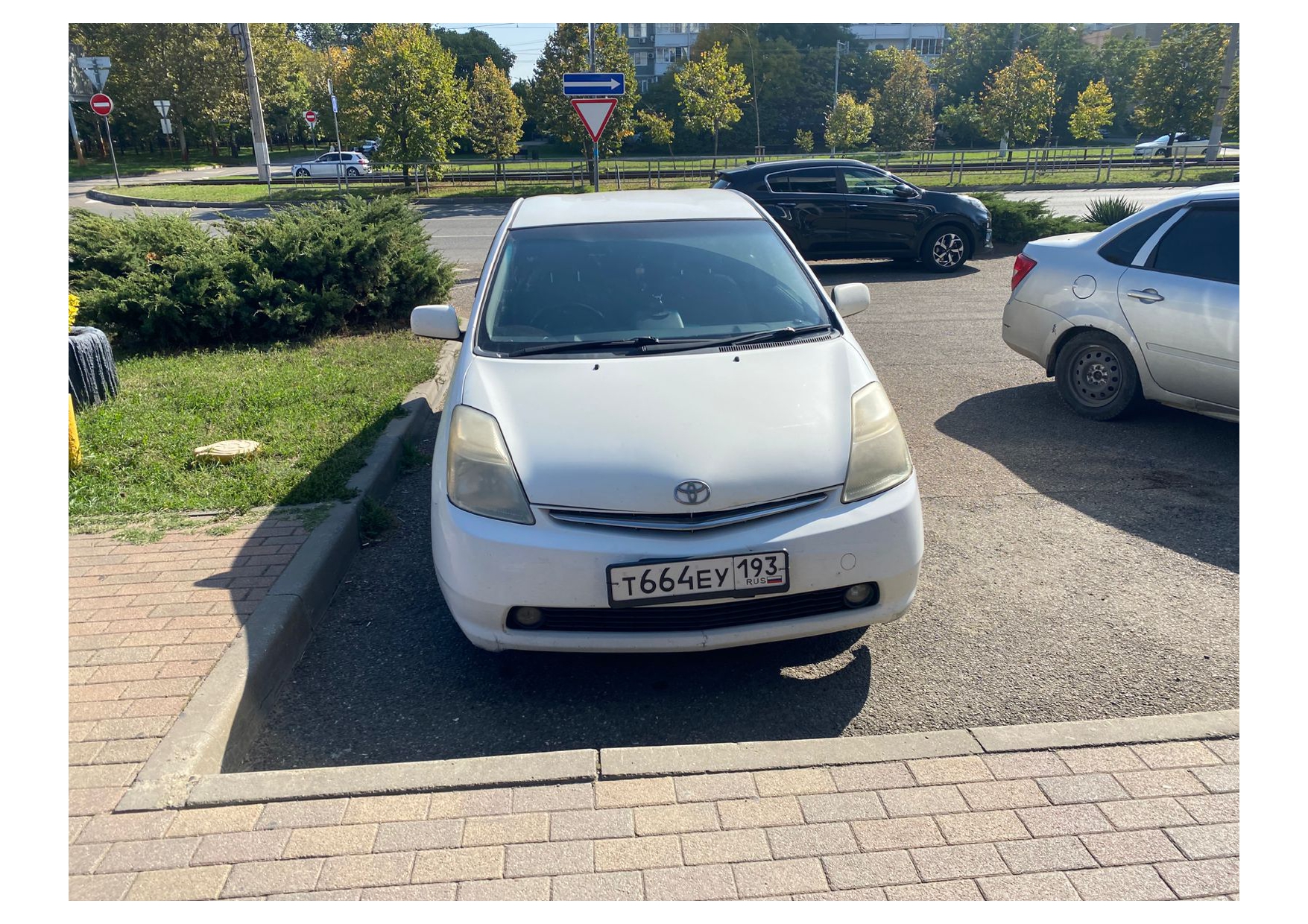 Toyota Prius 2006 год