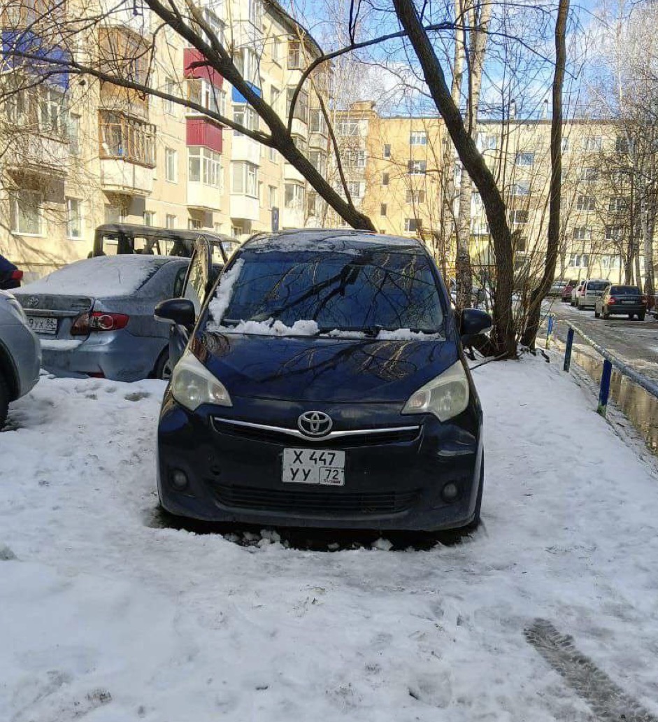 Toyota Ractis 2011 год