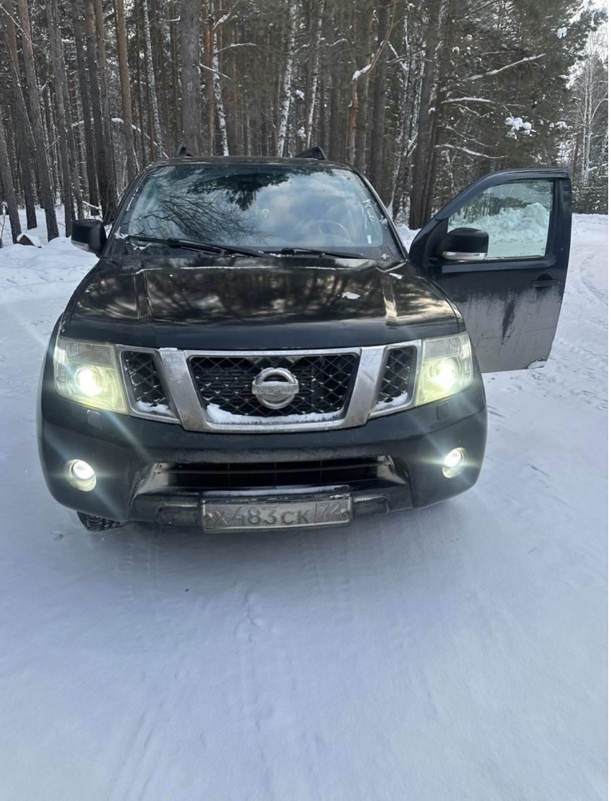 Nissan Pathfinder 2010 год
