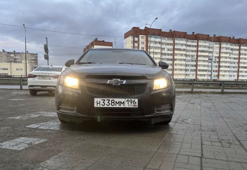 Chevrolet Cruze 2012 год