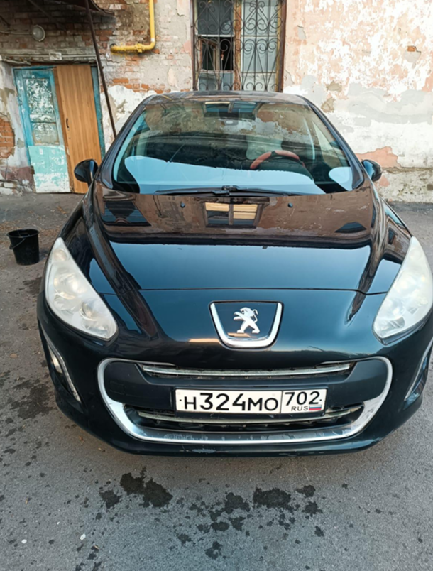 Peugeot 308 2012 год