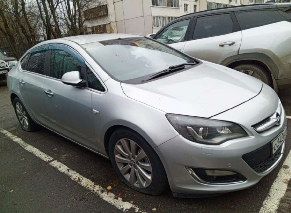 Opel Astra 2013 год