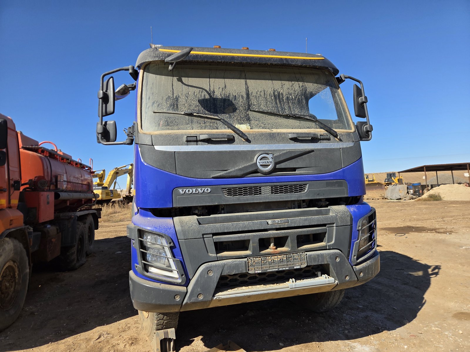 Самосвал Volvo FM-TRUCK 6x6 2018 год