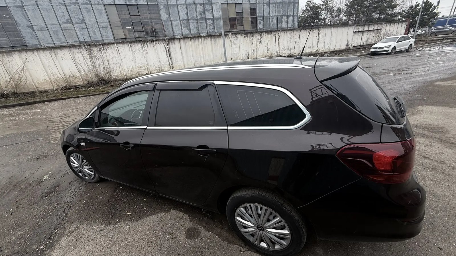 Opel ASTRA 2011 год