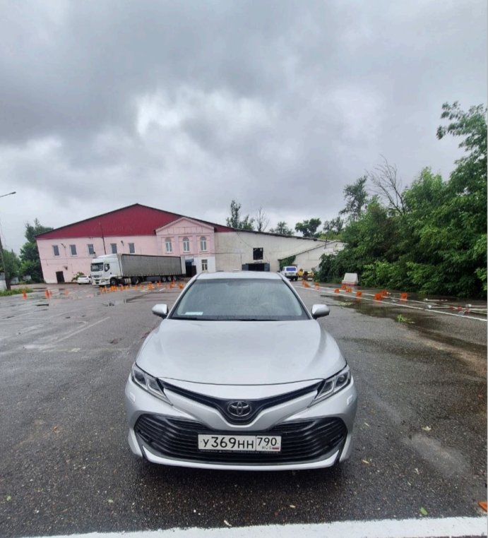 Toyota Camry 2021 год