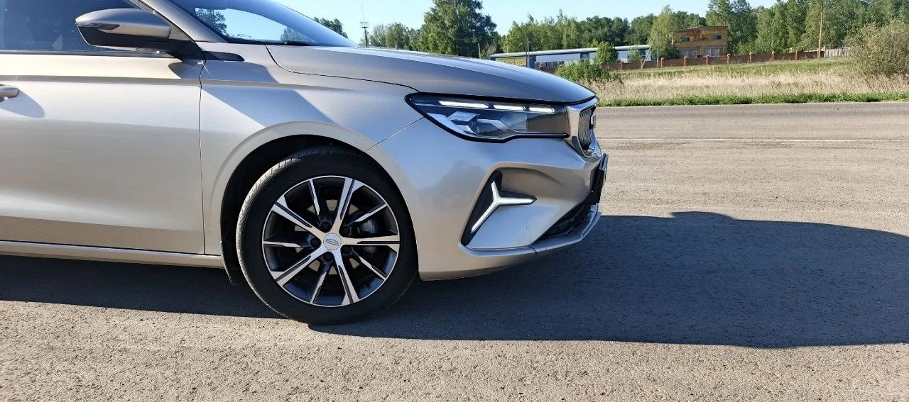 Geely Emgrand 2023 год