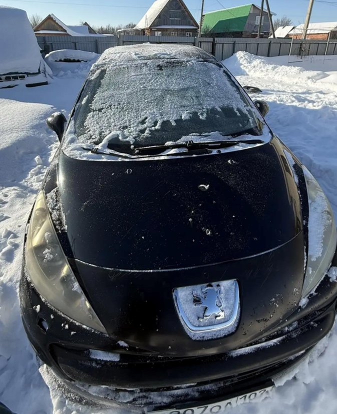 Peugeot 208 2008 год