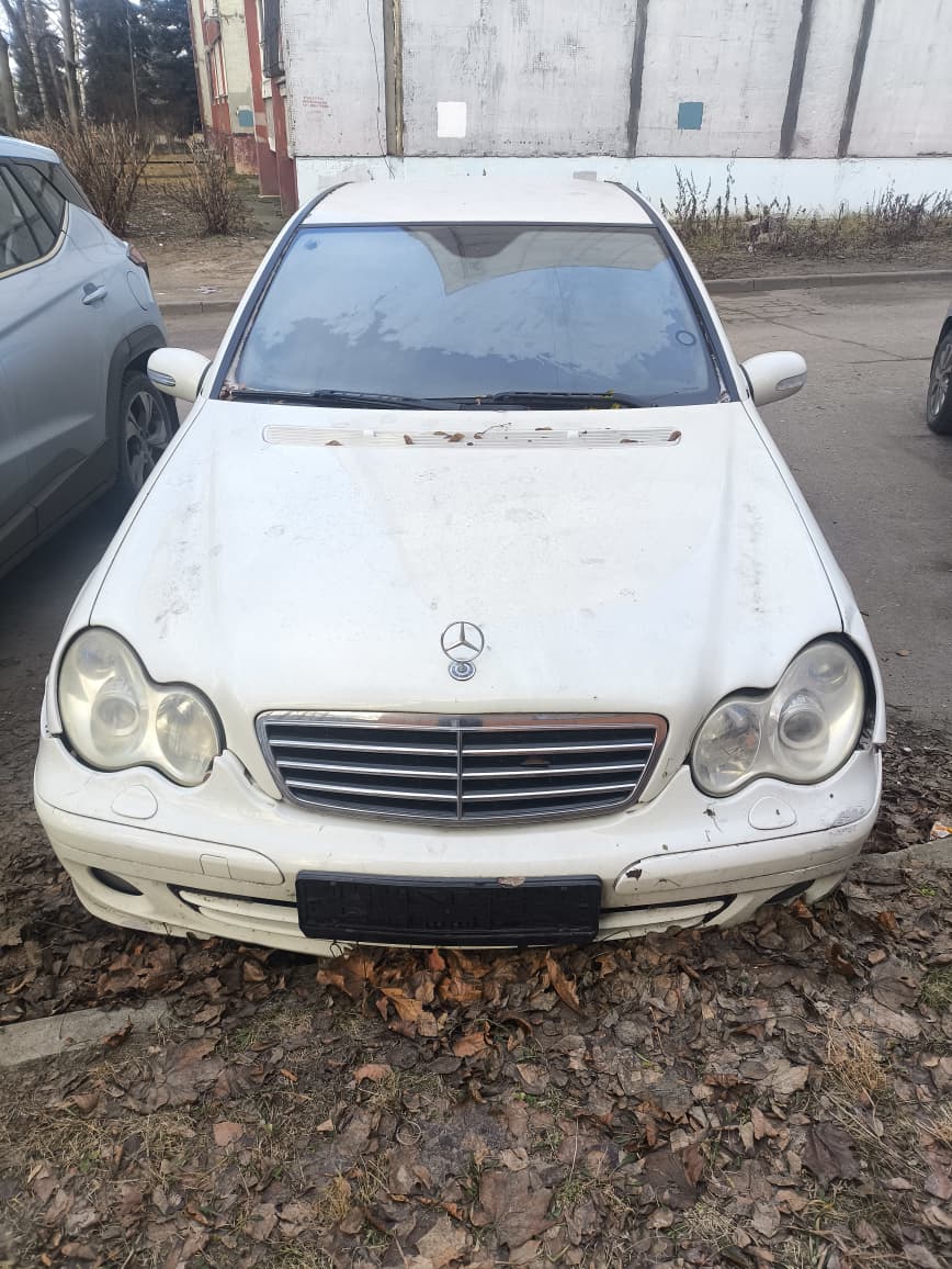 Mercedes-Benz C-KLASSE 2006 год
