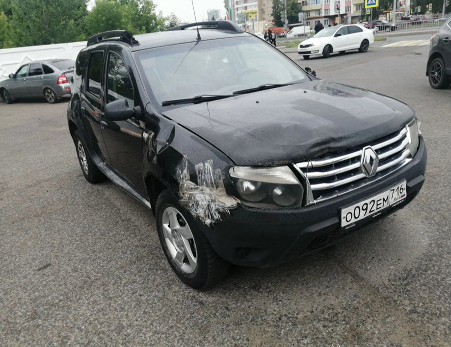 Renault DUSTER 2012 год