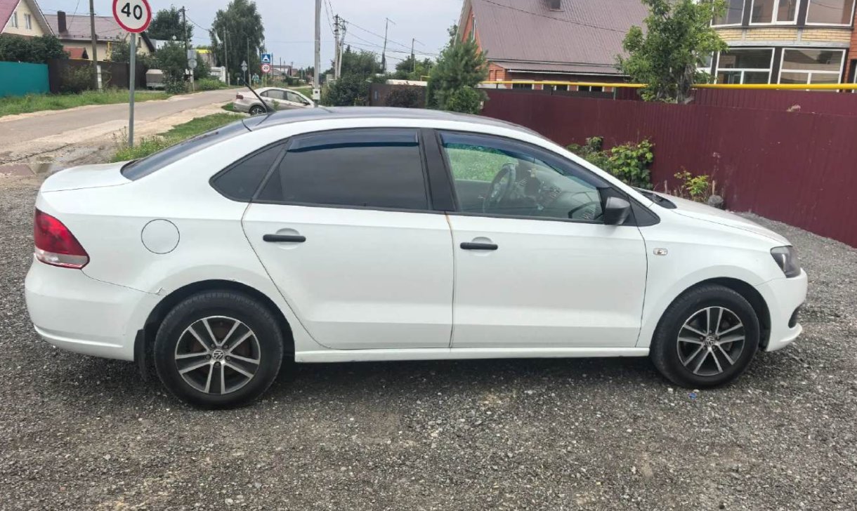 Volkswagen Polo 2015 год