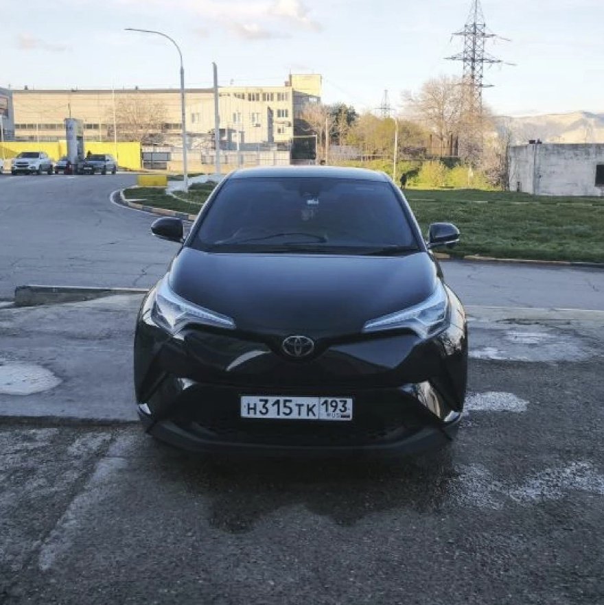 Toyota C-HR 2018 год