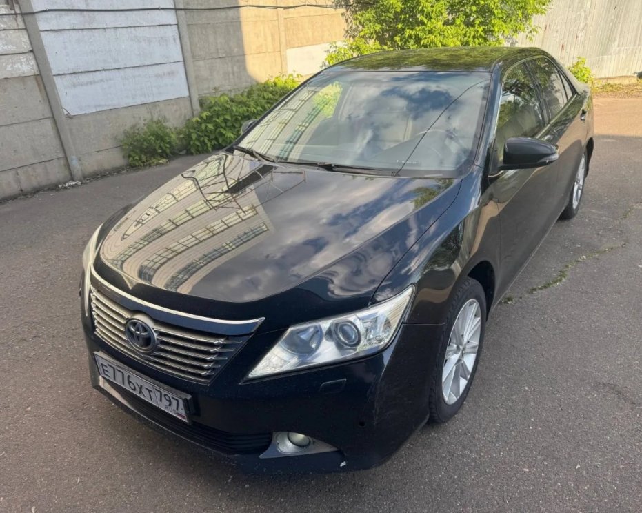 Toyota Camry 2012 год
