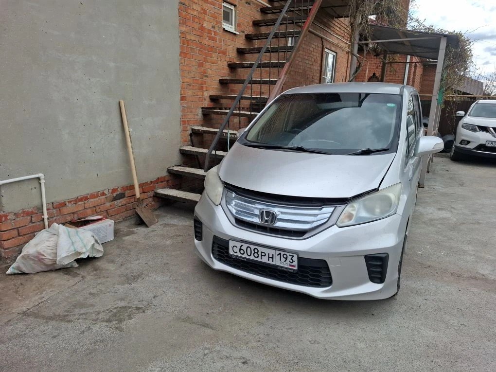 Honda FREED HYBRID 2013 год