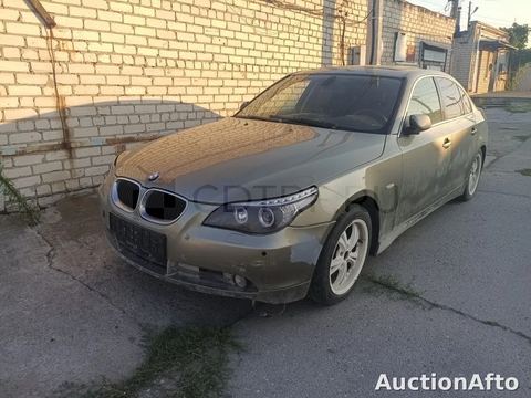 BMW 525IA 2004 год