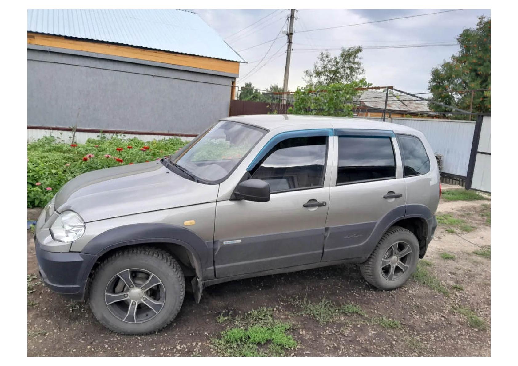 Chevrolet Niva 2012 год