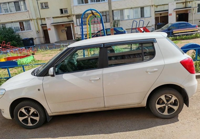 Skoda Fabia 2013 год