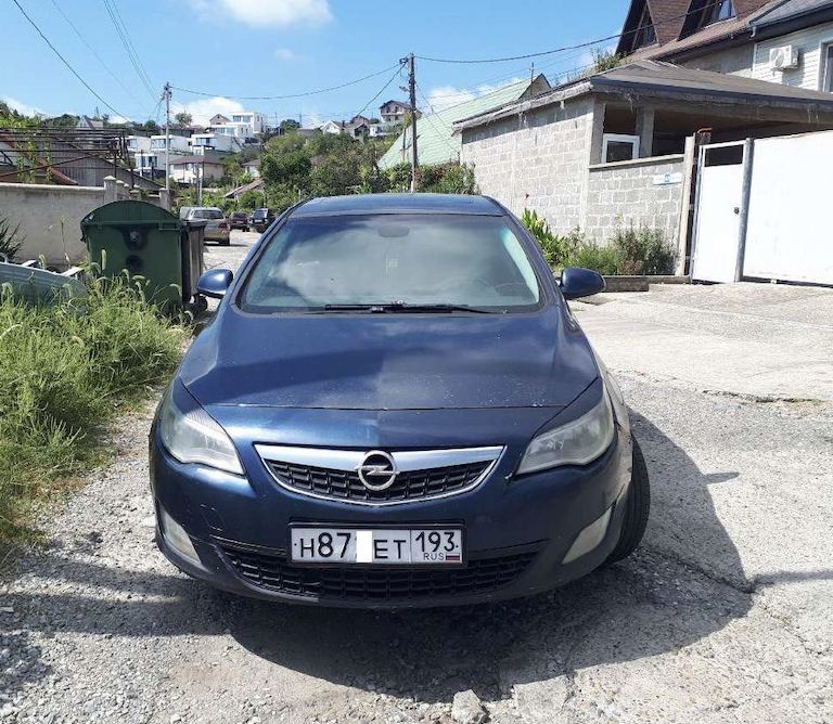 Opel ASTRA 2011 год
