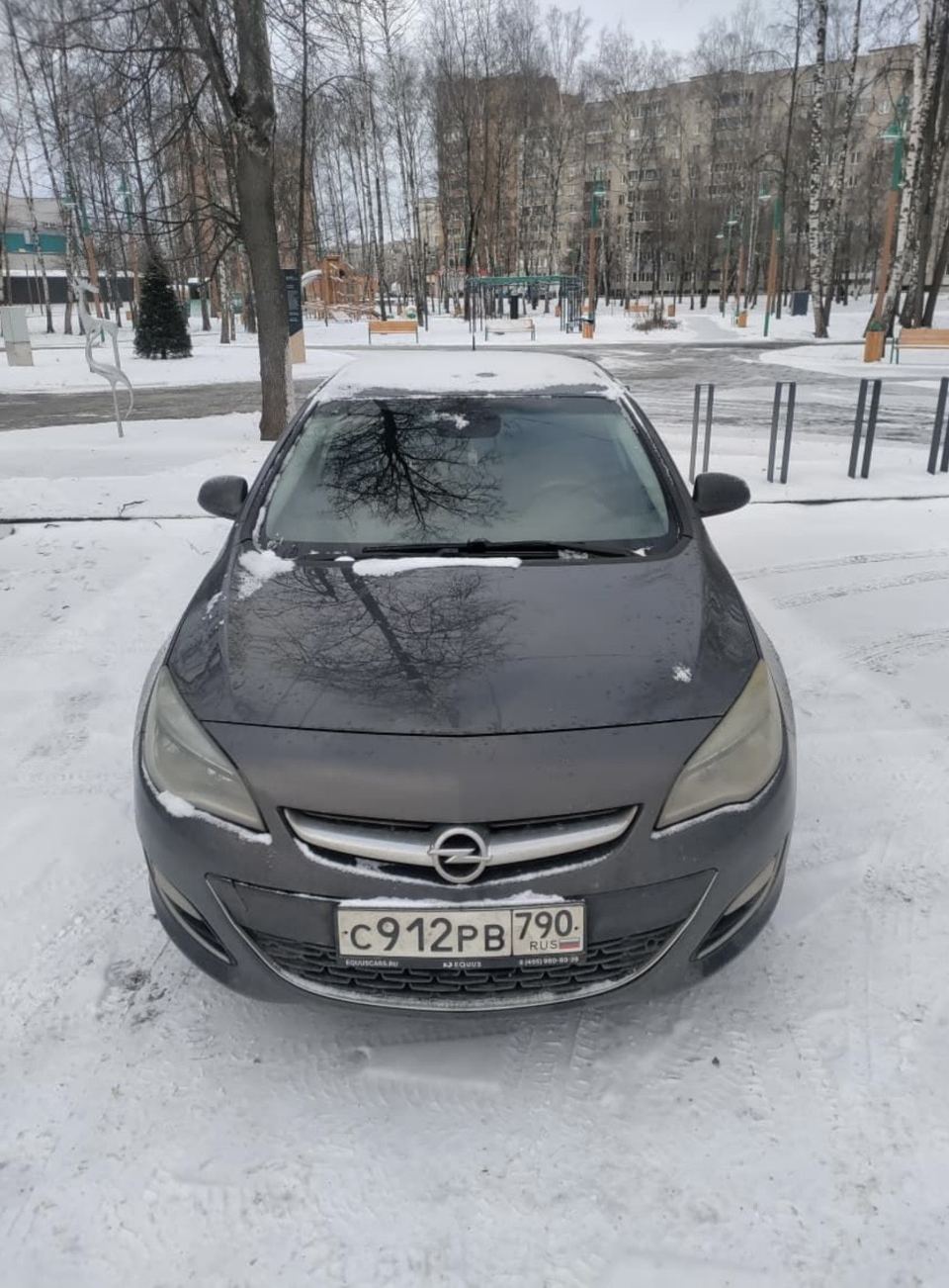 Opel Astra 2012 год