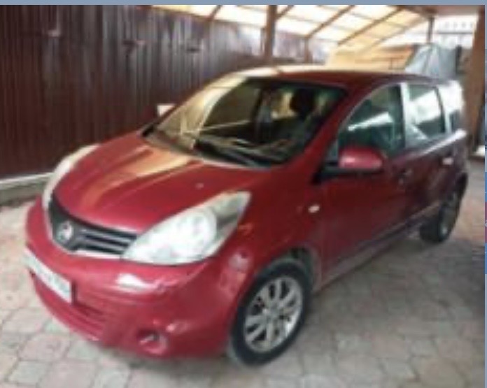 Nissan Nout 2011 год