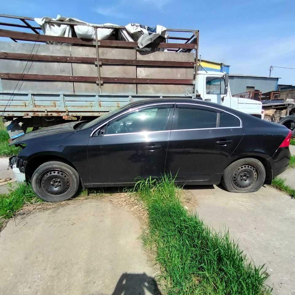 Volvo S60 2011 год