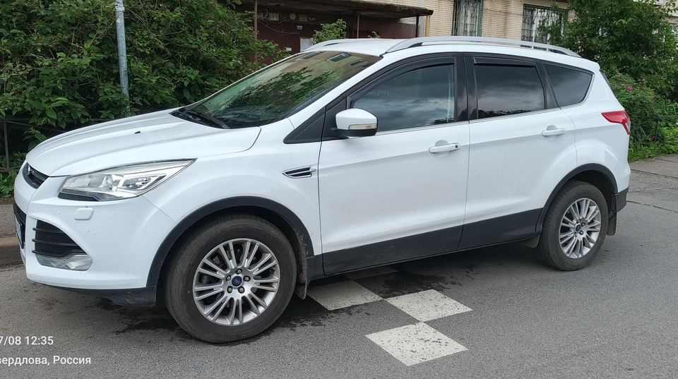 Ford Kugо 2015 год