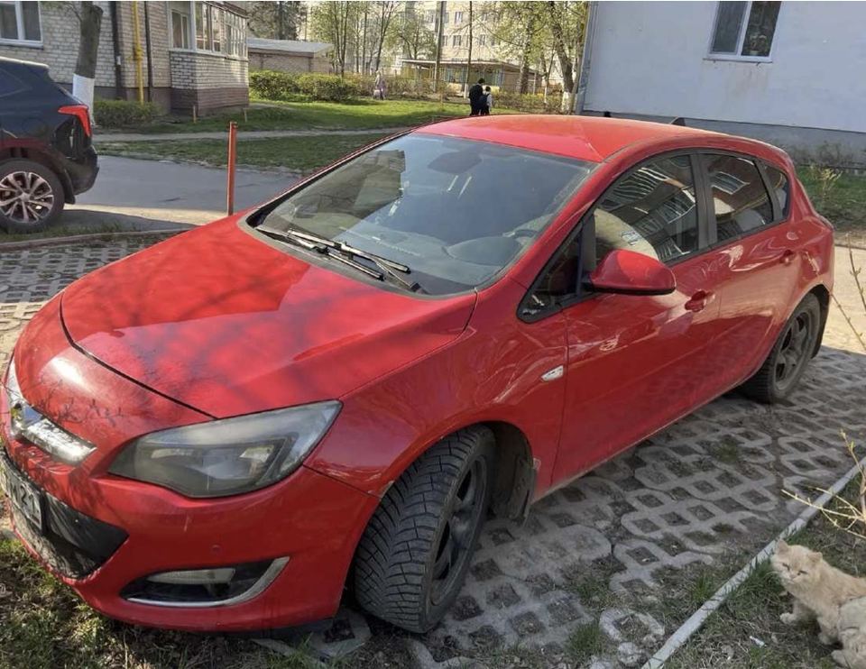 Opel Astra 2012 год