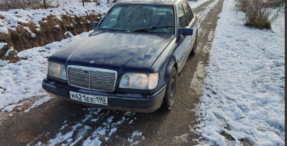 Mercedes-Benz E 1985 год