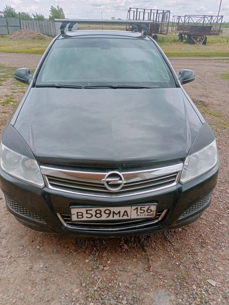 Opel Astra 2012 год
