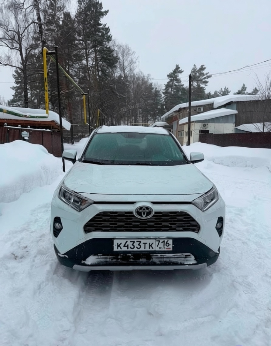 Toyota RAV4 2021 год