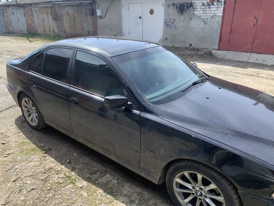 BMW 523IA 1998 год