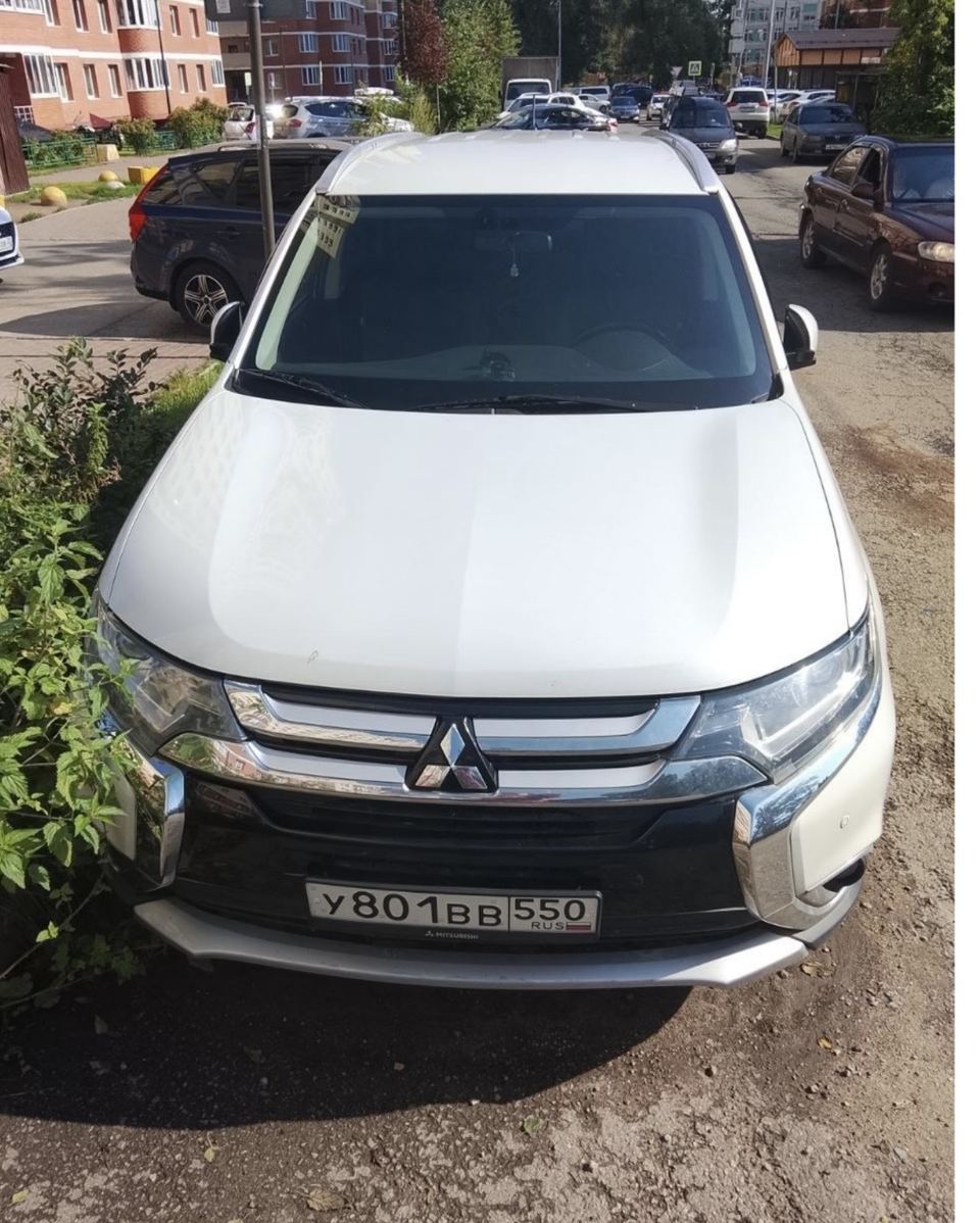 Mitsubishi Outlander 2015 год