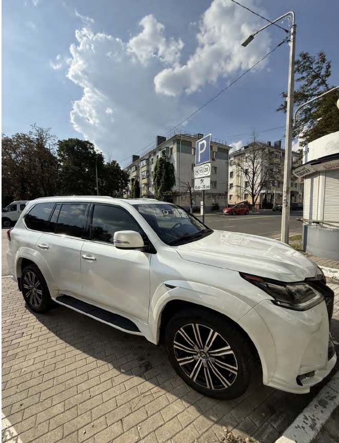 Lexus LX 570 2019 год