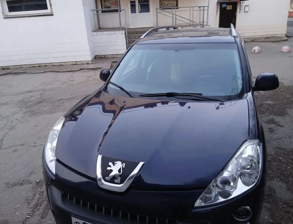 Peugeot 4007 2010 год