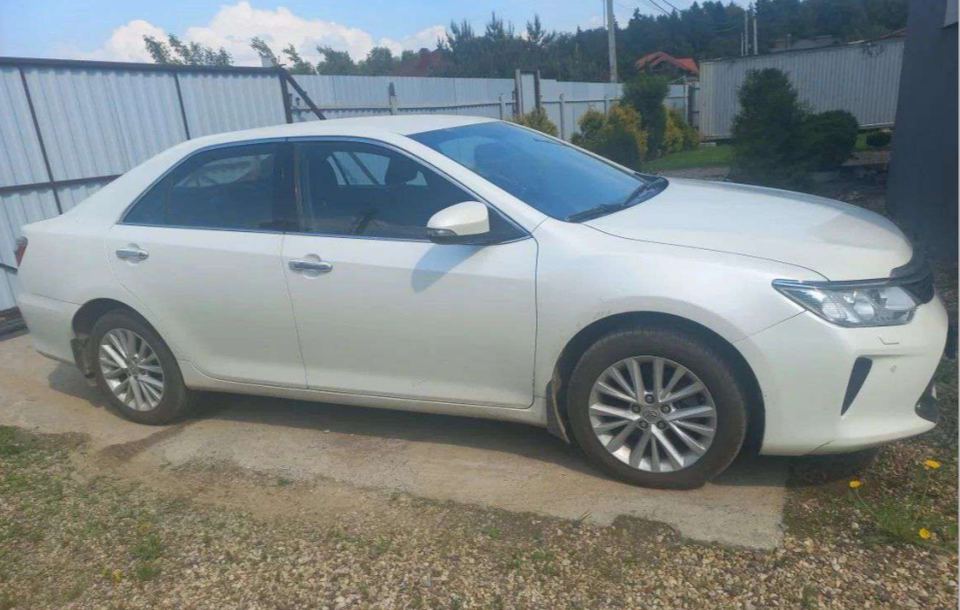 Toyota Camry 2015 год