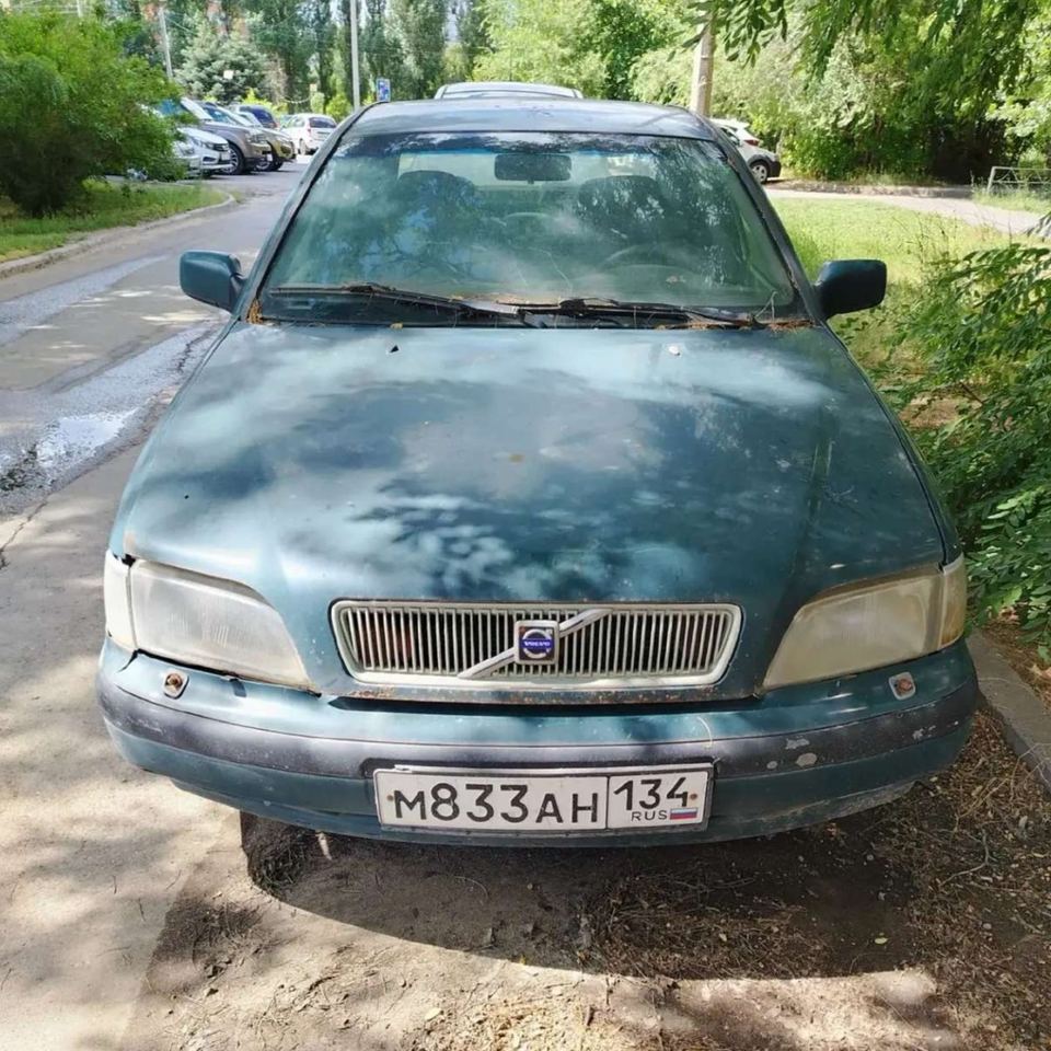 Volvo S40 1999 год