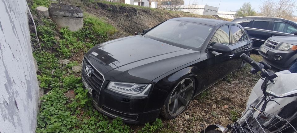 Audi A8 2013 год
